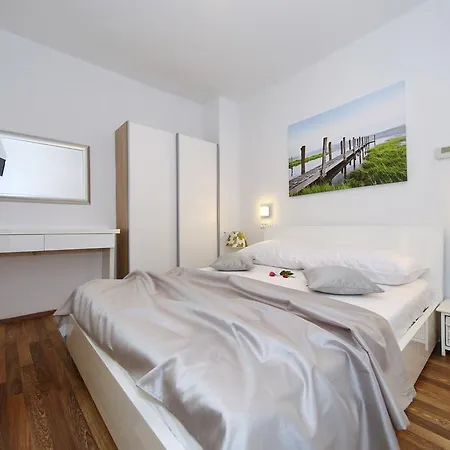 Maruna Апартаменты *