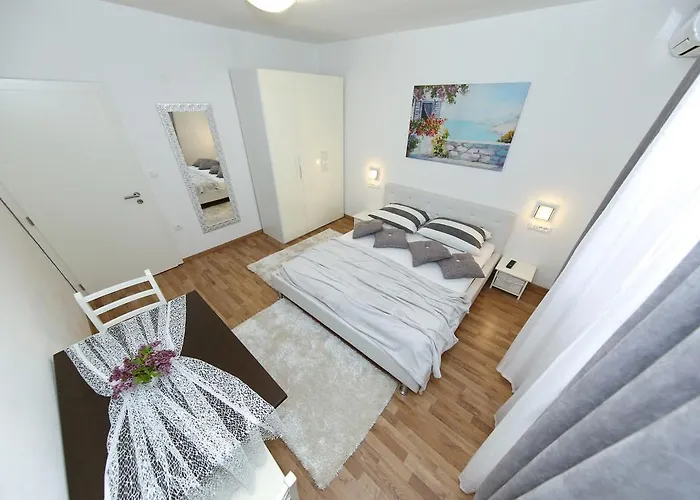 Apartman Maruna *